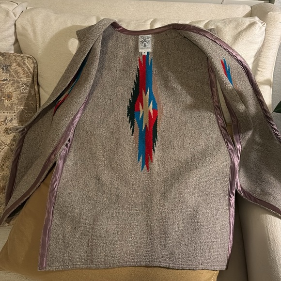 Ortega 100% all wool women’s Southwest’s vest - Picture 3 of 5